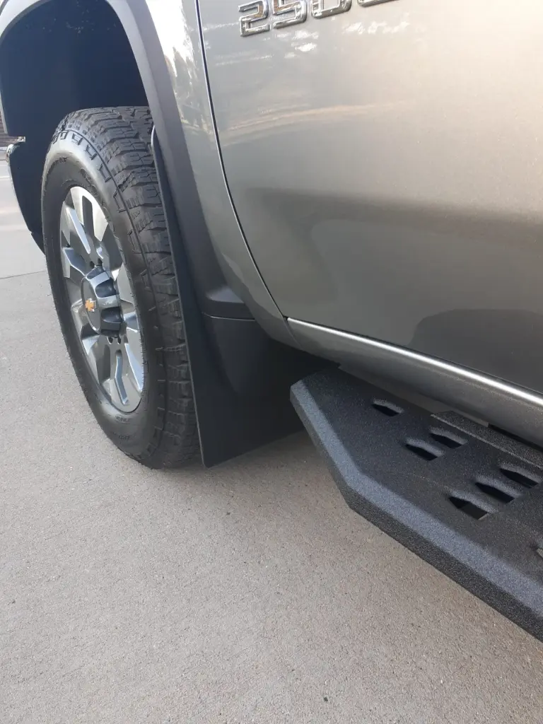 Chevy 2500/3500 Front drill‑less mud flaps, 2020 – Current