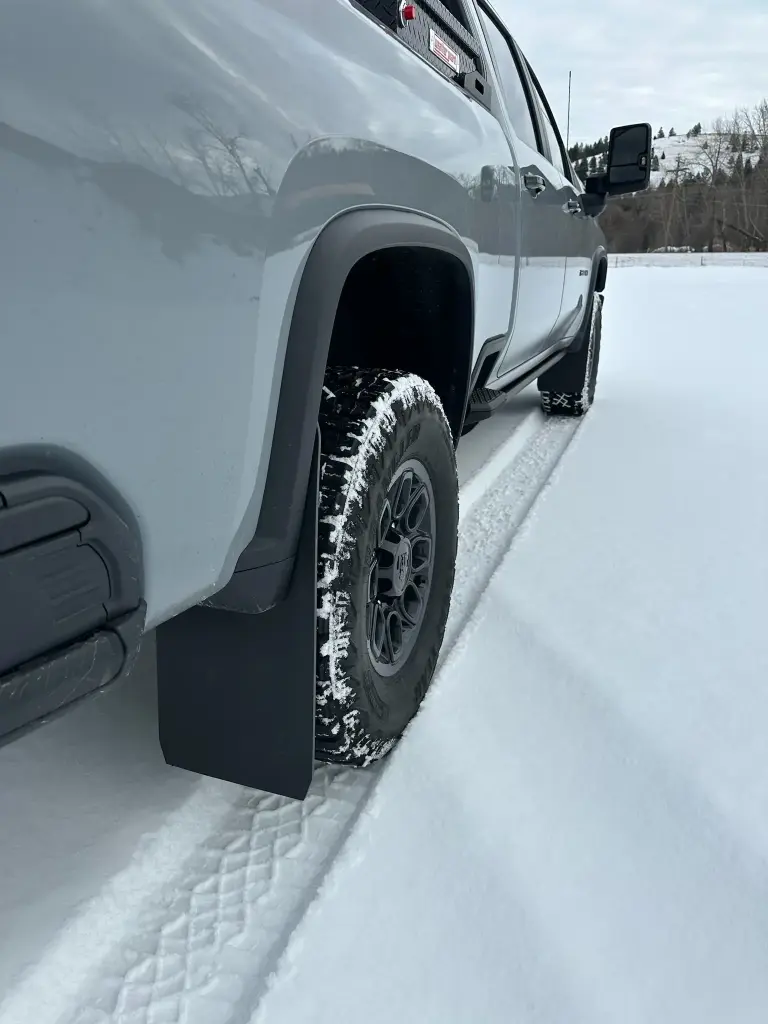Chevy 2500 ZR2 and ZR2 Bison Rear drill‑less mud flaps, 2024 – Current
