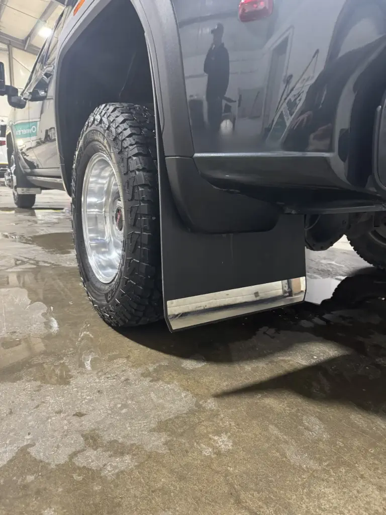 Chevy/GMC 3500 Rear drill‑less mud flaps, 2020 – 2023, dually